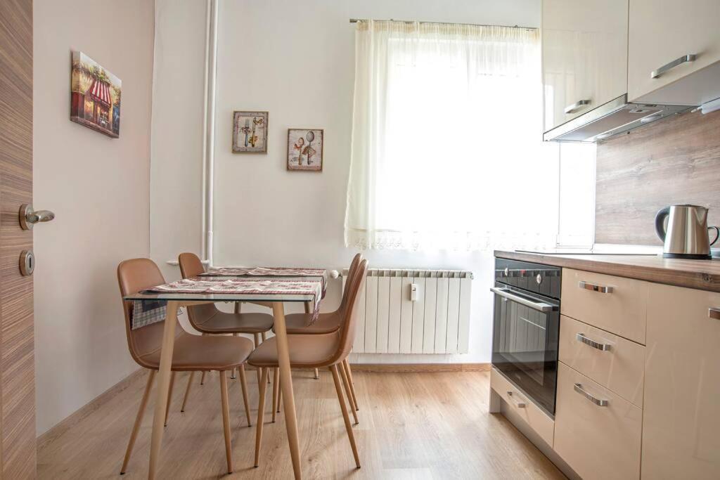 Elegant & Stylish 2 Bedroom Top Central Apartment Sofia Exterior photo