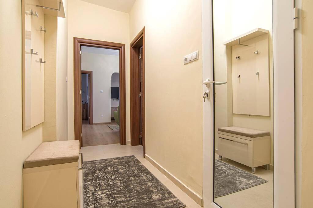 Elegant & Stylish 2 Bedroom Top Central Apartment Sofia Exterior photo